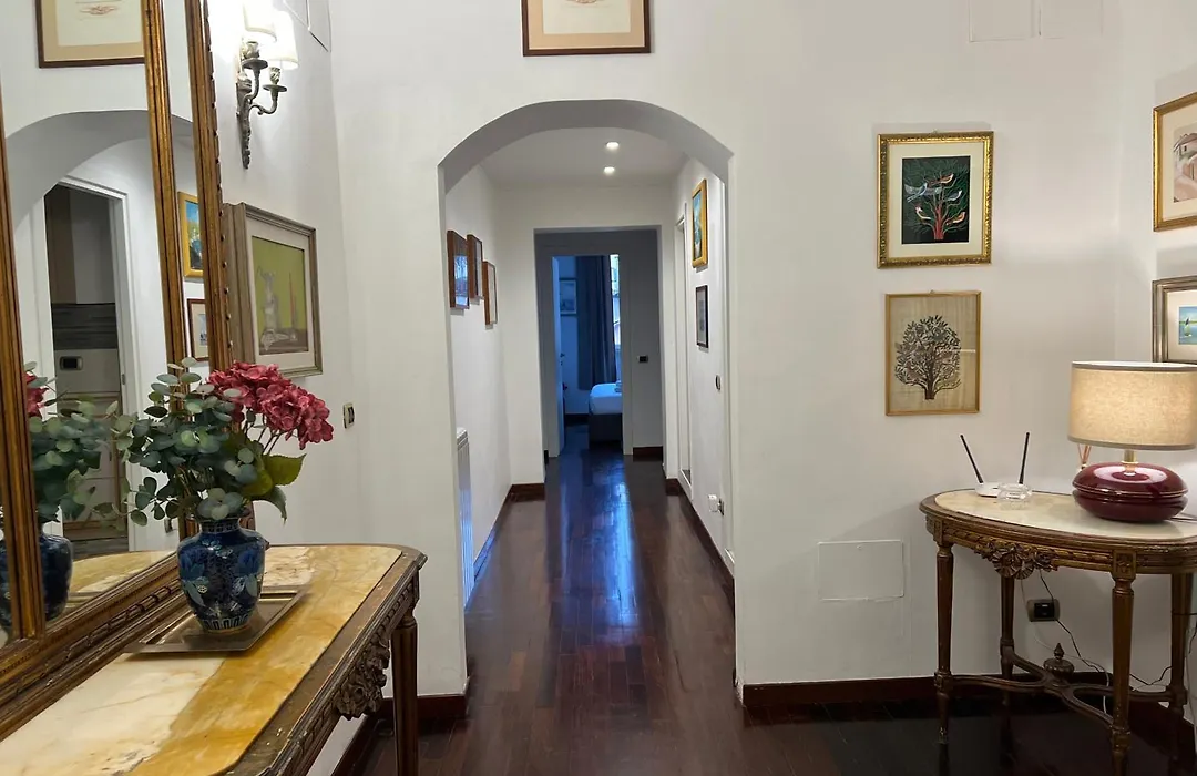 Stunning Center Rome Apartment-1